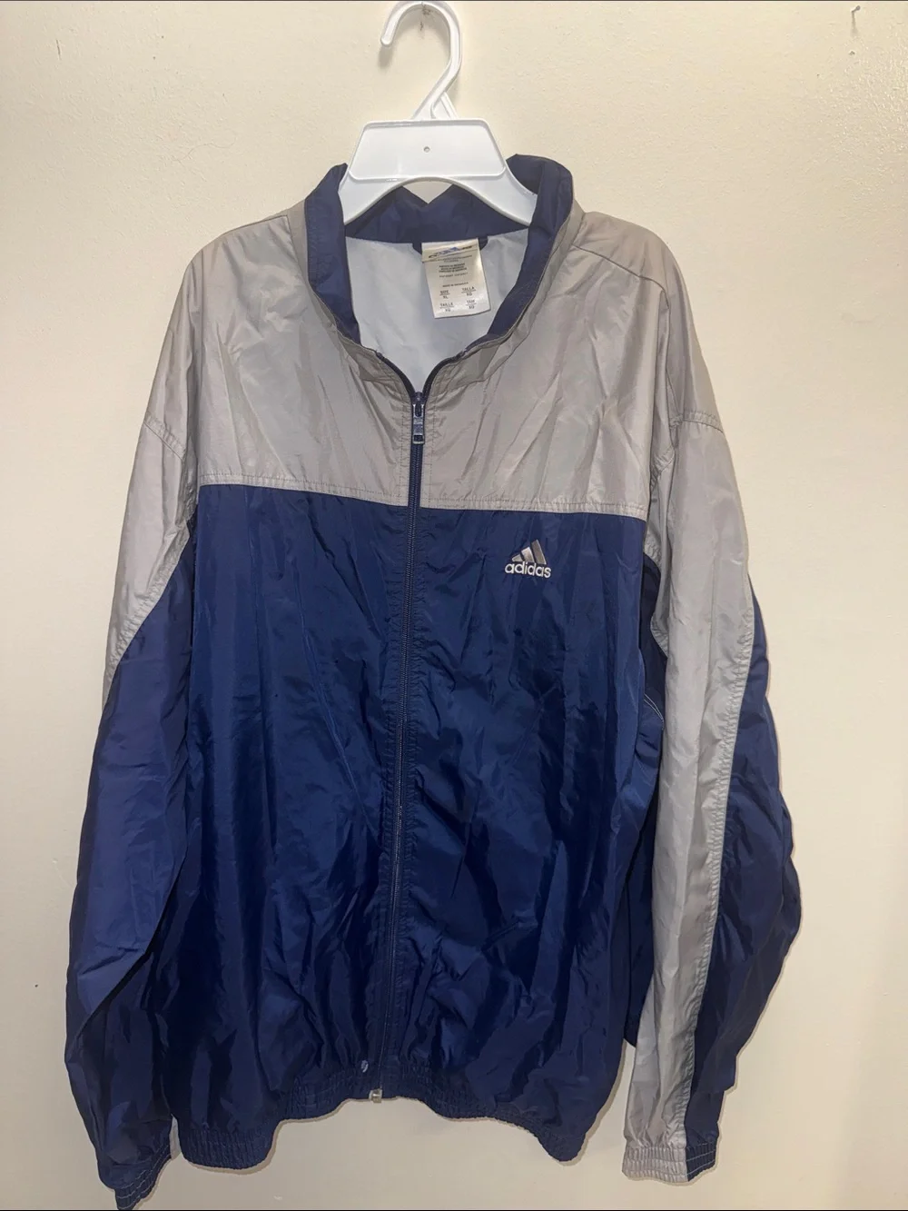Men’s vintage adidas windbreaker size XL